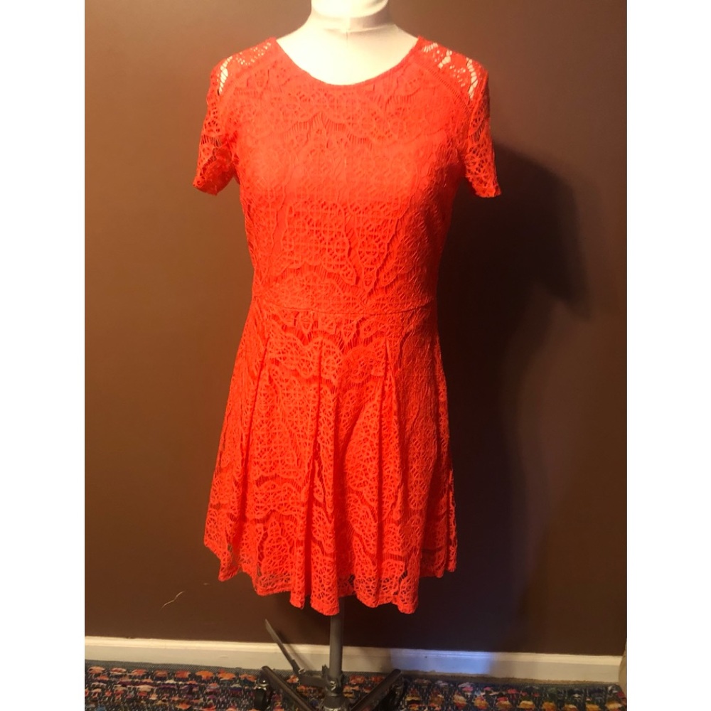 Brand new! Two layers. Adorable!!